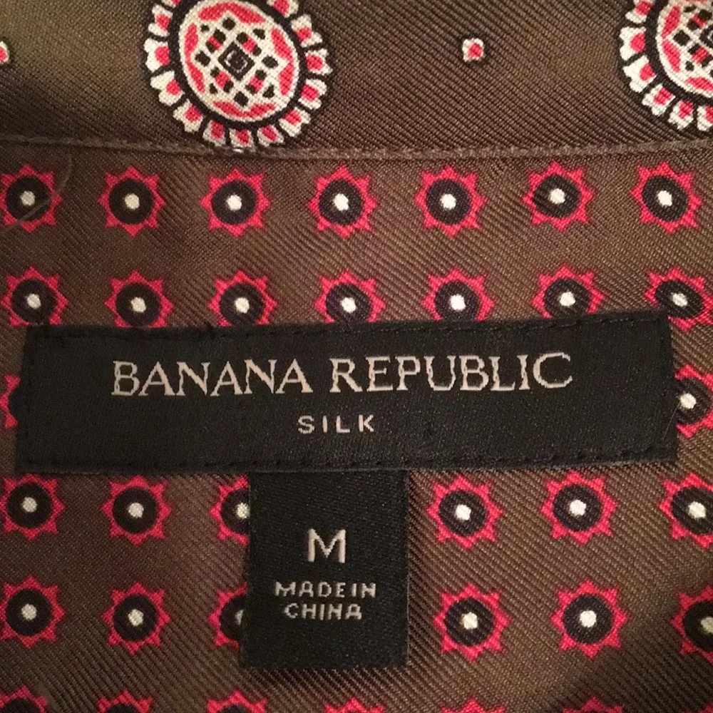Banana Republic silk print button up shirt size M - Picture 5 of 6